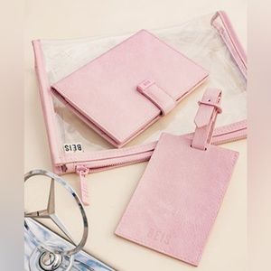 BEIS The Passport & Luggage Tag Set in Atlas Pink